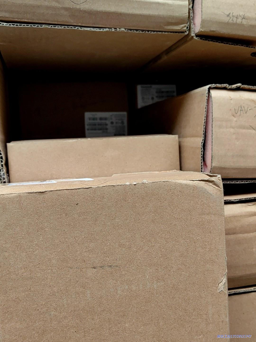 霍尼韦尔CP-VAV控制器。单价560一只。有包装盒。二手的议价商品