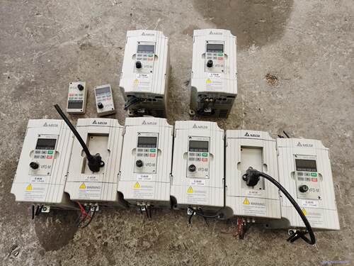台达变频器成色漂亮，VFD004M23A   VFD007M议价商品