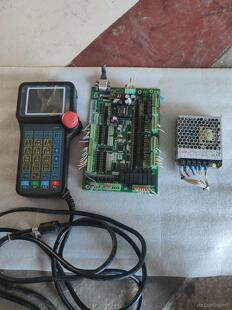 华成工控斜壁机械手控制器