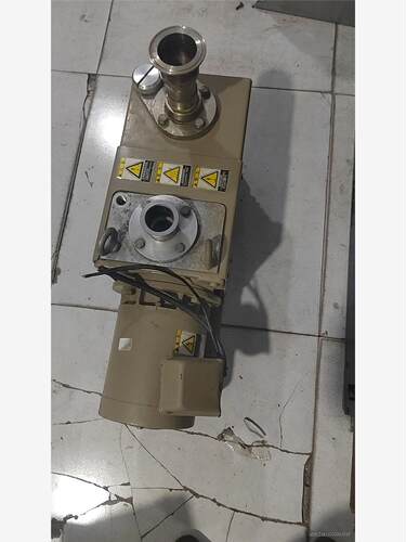 ULVAC爱发科双级泵油泵，型号:VDN301  真空值好，