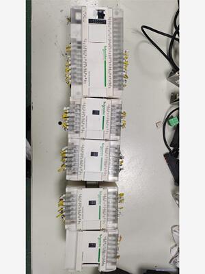 成色非常新的施耐德PLC，TM218LDAE24DRHN（1议价商品