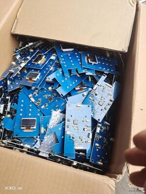 cy8c4014lq STM32F051R8T6 有六百片左