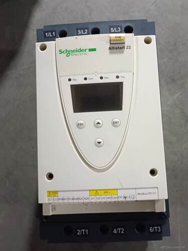 施耐德软启动ATS22D88Q 实物图片 上电报警 运行不起