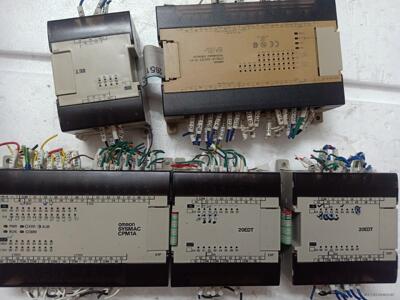 OMRONCPM1A-40CDT-D，