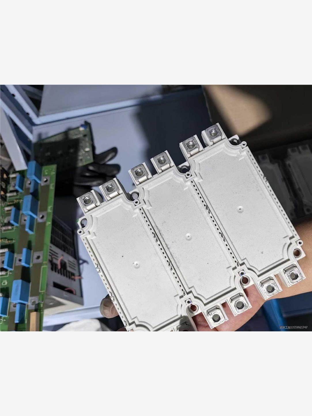 FS450R12KE4英飞凌模块，实物拍摄，需要联系