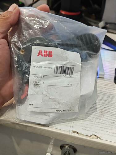 ABB隔离开关手柄OHB95J12全新正品未拆封