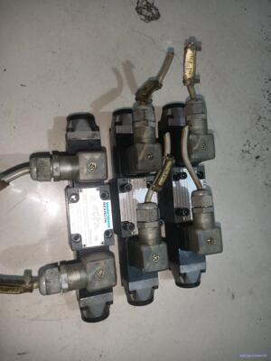 力士乐曼内斯曼和HYDRONORMA液压换向阀，拆机三个，实议价商品