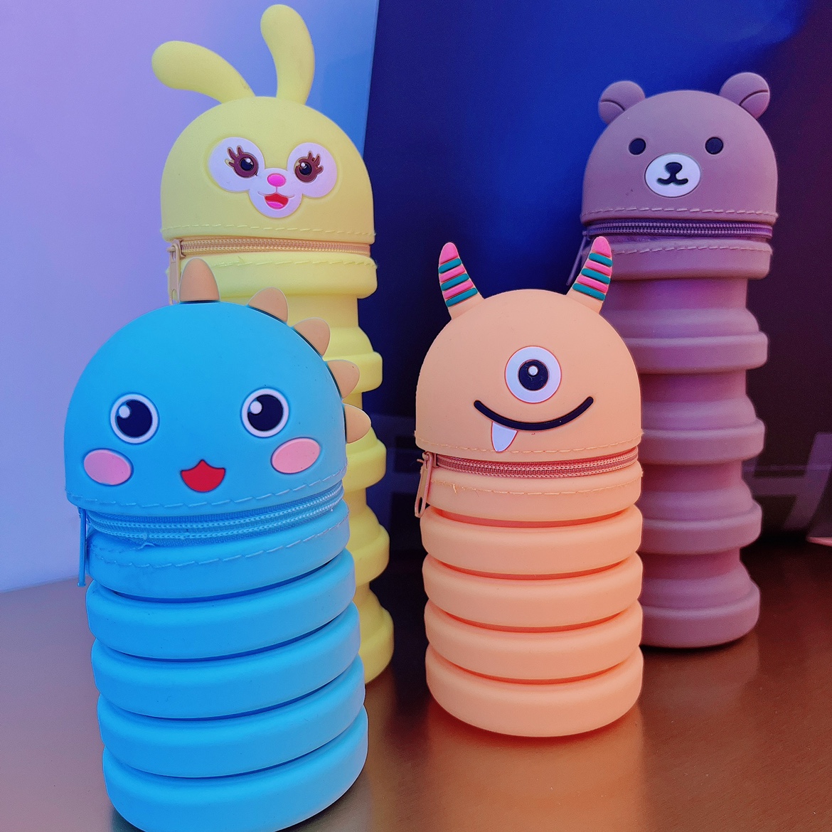 日韩硅胶卡通折叠笔筒儿童动物立体伸缩文具收纳盒恐龙笔袋