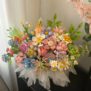 中国 积木玫瑰花抱抱桶花束拼装玩具永生花教师节女朋友 生日礼物