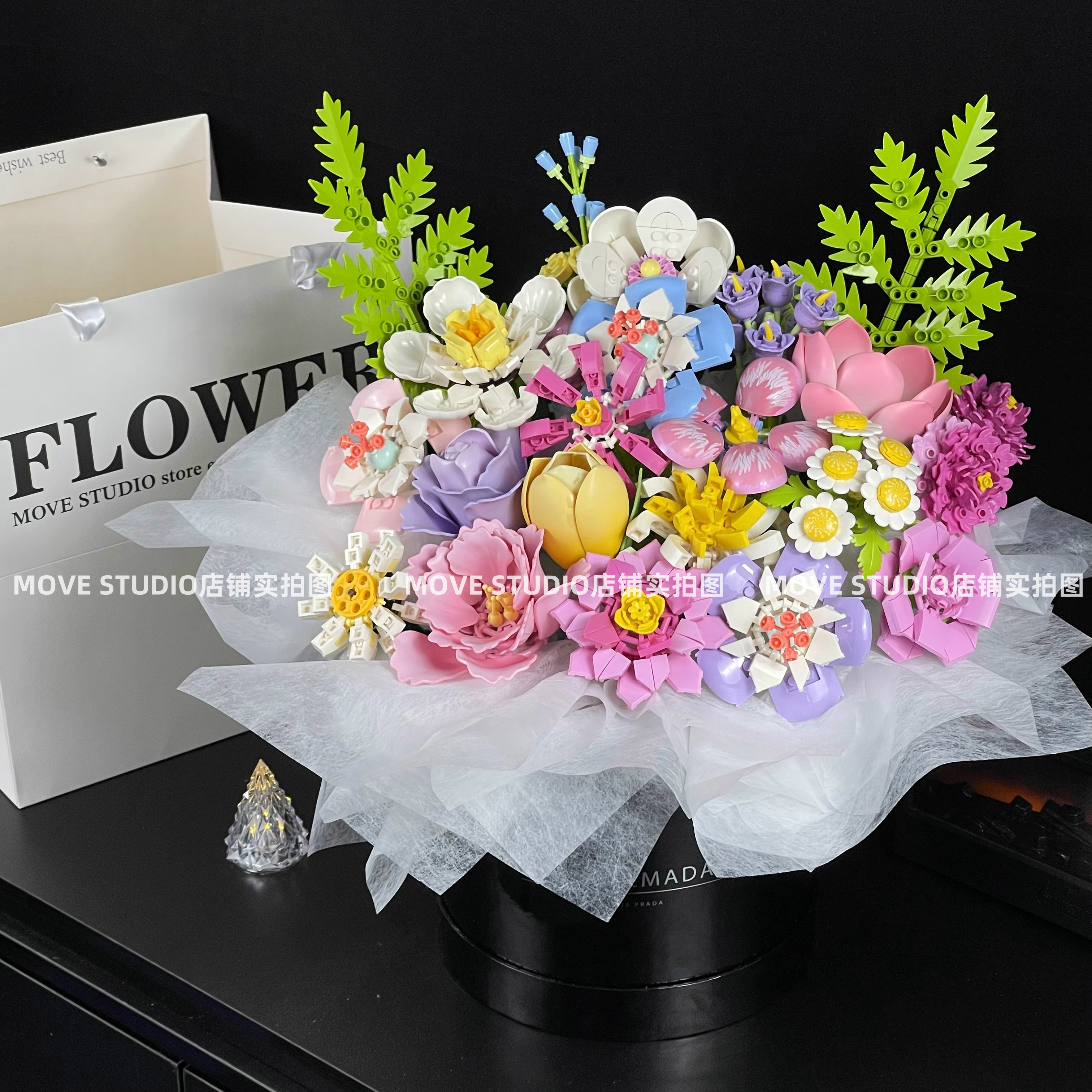 中国 积木玫瑰花抱抱桶花束拼装玩具永生花教师节女朋友 生日礼物