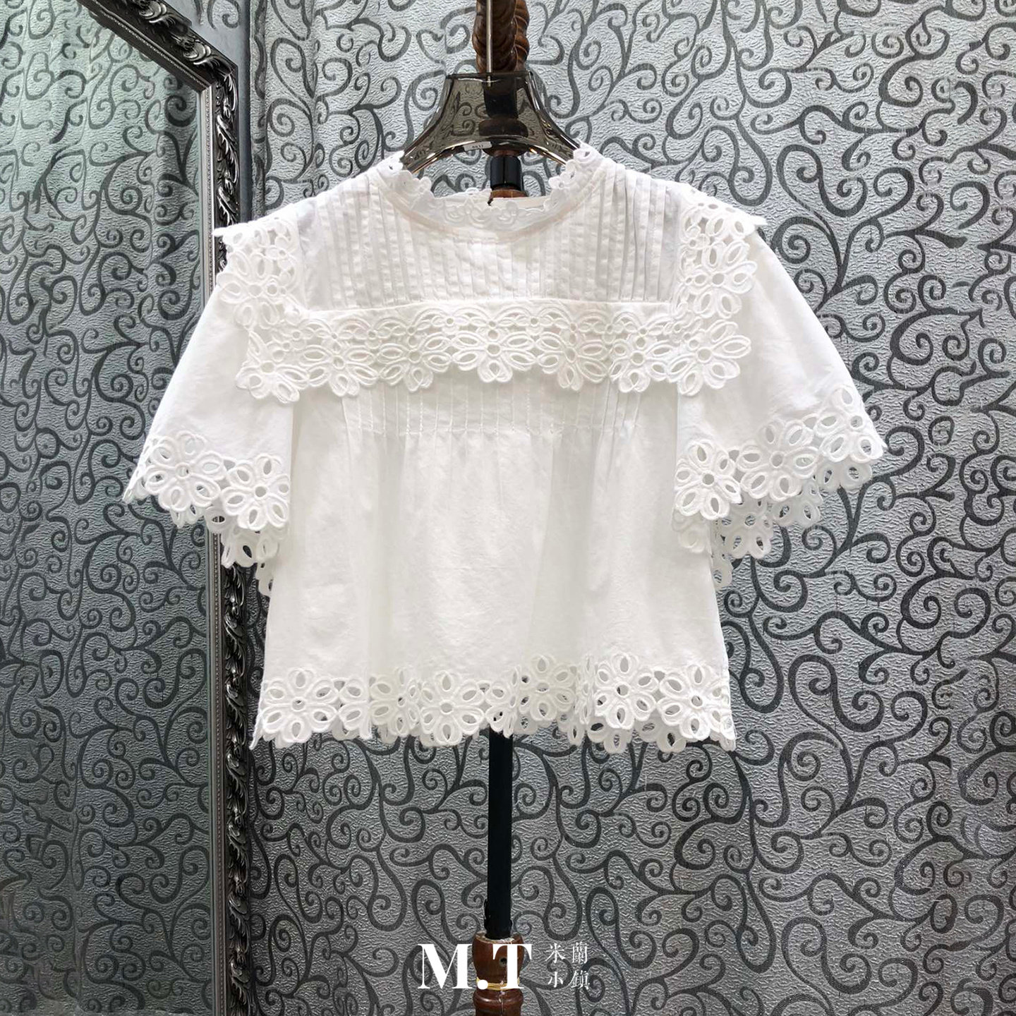 米兰小镇南油高版本欧货甜美风小个子短款镂空剪纸花打条上衣A21,女装/女士精品,蕾丝衫/雪纺衫,淘宝优惠券,粉丝福利购,淘宝优惠卷