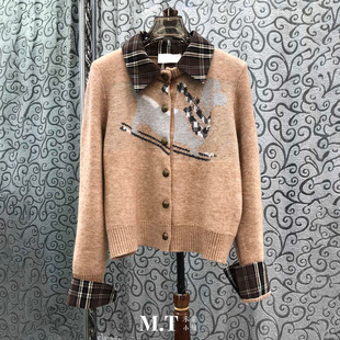 米兰小镇南油版 本欧货法兰绒格子翻领假两件提花小狗针织外套L20