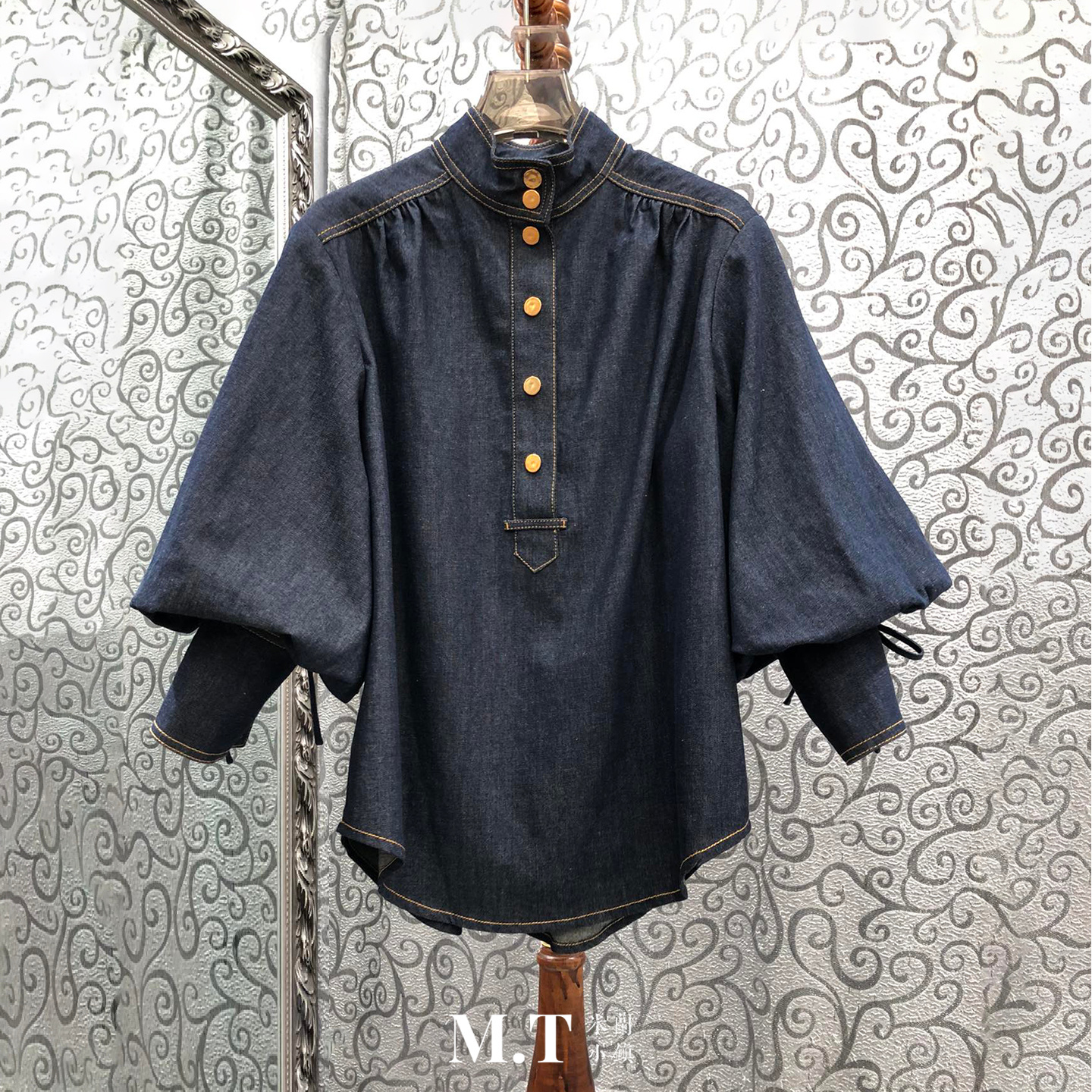 现货米兰小镇南油版设计灯笼泡泡袖立领半开领襟纽扣牛仔上衣女K6