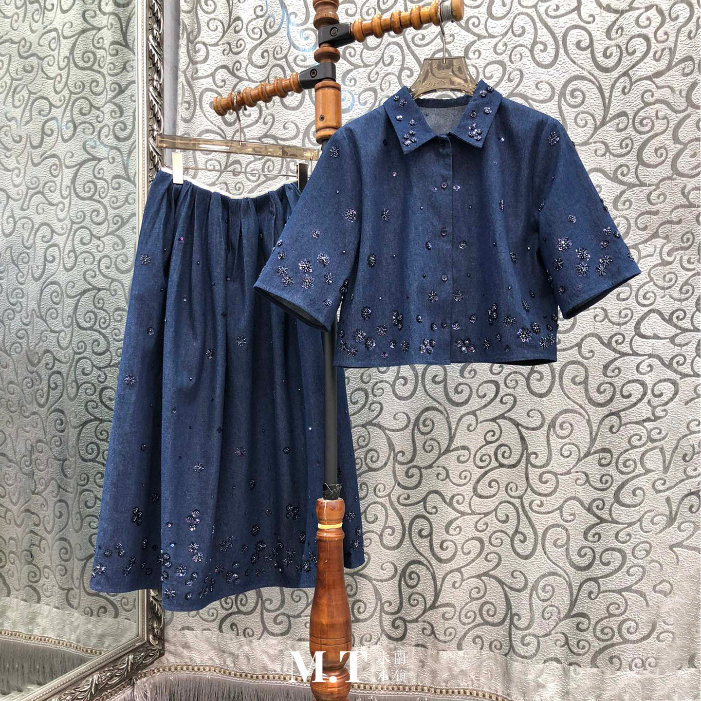 米兰小镇南油高版本钉珠小花片蓝染短款衬衫+半裙牛仔两件套装A16,女装/女士精品,时尚套装,淘宝优惠券,粉丝福利购,淘宝优惠卷