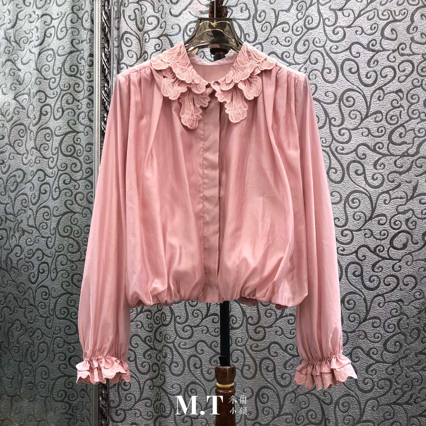 米兰小镇南油版欧货时尚简洁绣花领子短款宽松长袖百搭纯色衬衫C4