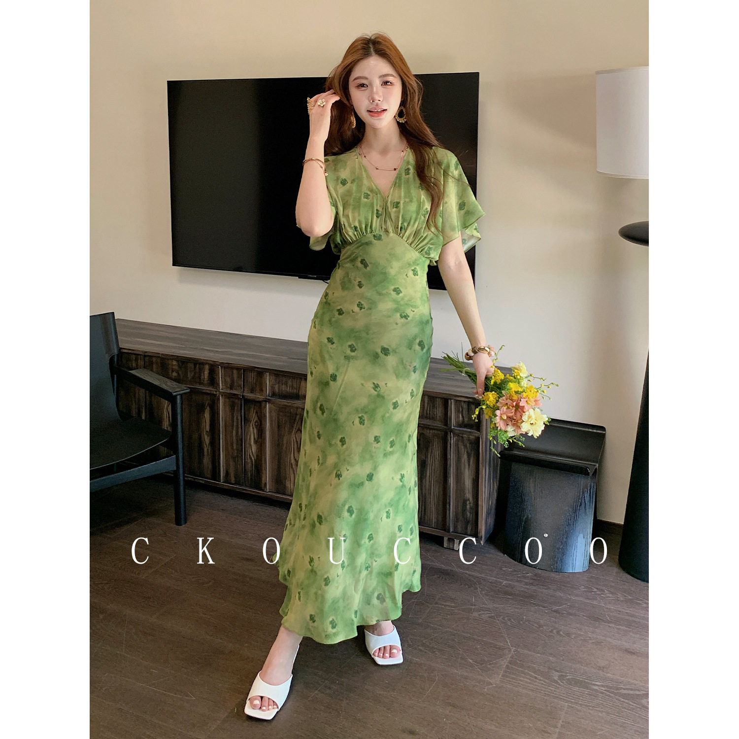 荣太青翠欲滴绿色碎花桑蚕丝真丝连衣裙女飞袖收腰显瘦设计感长裙