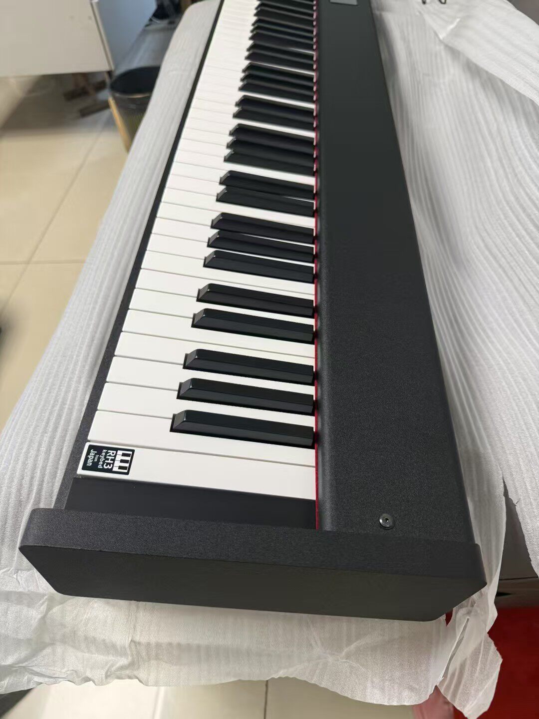 展示准新科音KORG D1电钢琴88键逐级配重键盘midi键盘！内置音色
