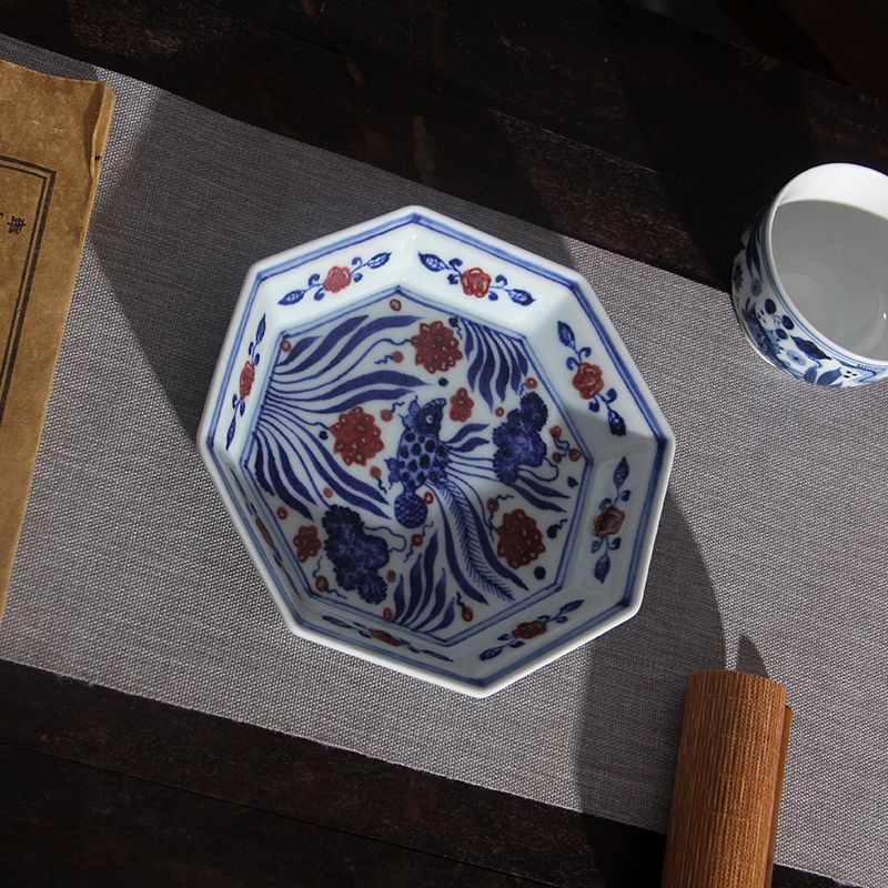 青花釉里红手绘鱼藻缠枝莲壶承