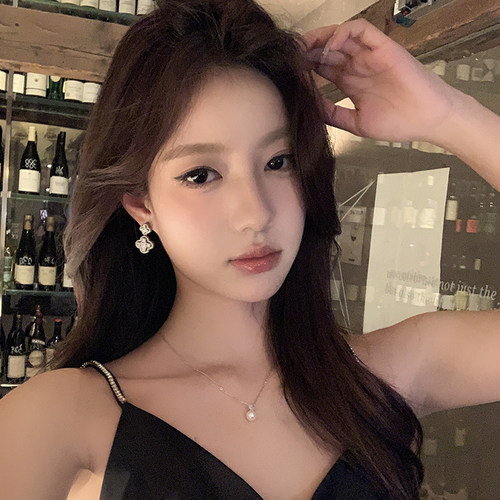 微醺波尔多满锆四叶草耳环