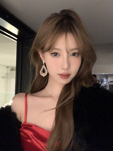 千金party~闪锆金色镂空耳环