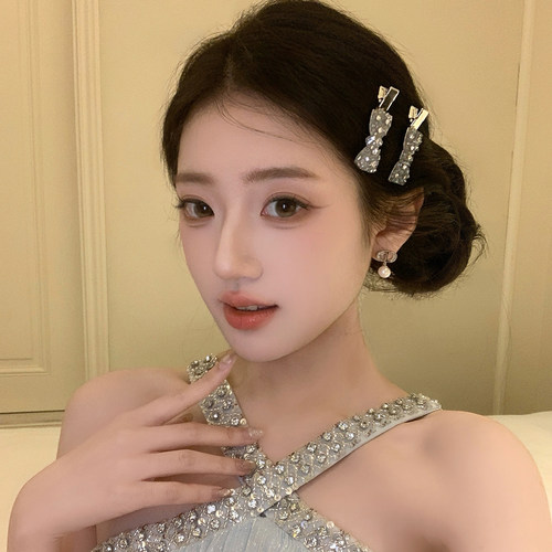 娇俏少女满钻蝴蝶结发夹