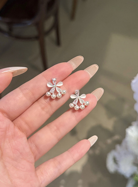 【蜜桃茶】清茶白栀 闪钻甜美花朵耳环高级感轻奢度假小耳钉耳饰