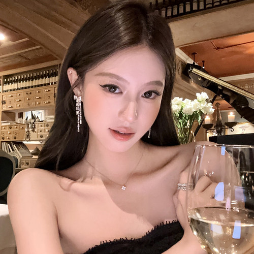 微醺晚宴方钻蝴蝶结流苏耳环