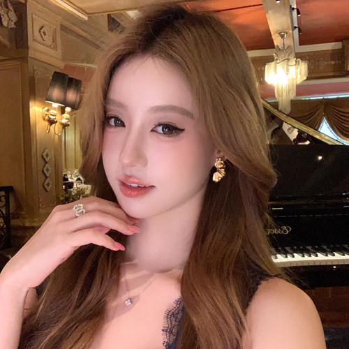 斯嘉丽小姐金色花朵扇形耳环