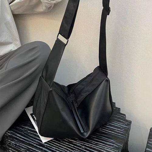 大容量羊皮七里香斜挎包拼接