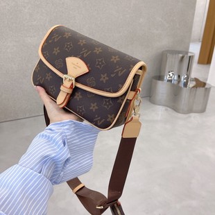 女包奢侈品牌真皮优草坊2025新款中古包高级单肩斜挎百搭小方包潮