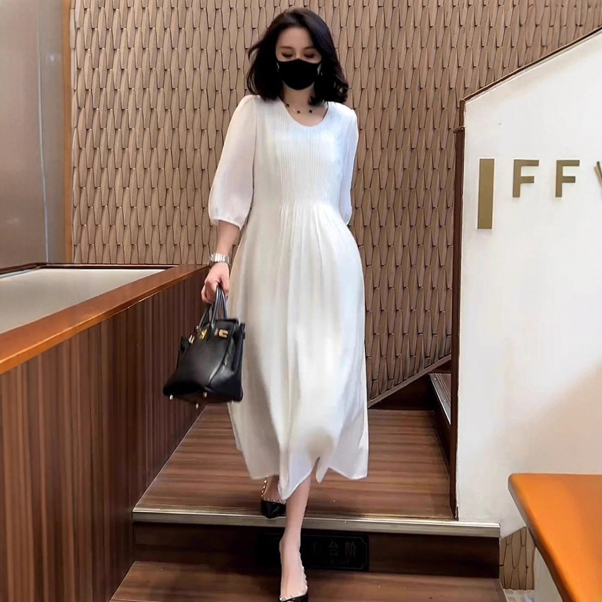 感温柔减龄白色连衣裙女2026夏季新款宽松显瘦五分袖气质裙子