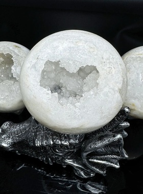 天然水晶白玛瑙晶洞原石打磨球摆件原石打磨能量舒缓