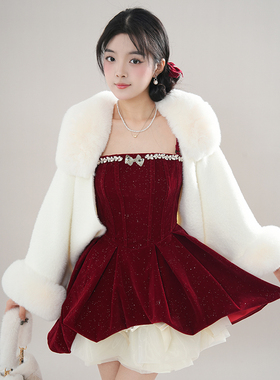 圣诞礼遇 节日圣诞套装女冬装斗篷披风重工红色短裙披肩三件套装