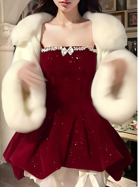 圣诞礼遇 节日圣诞套装女冬装斗篷披风重工红色短裙披肩三件套装