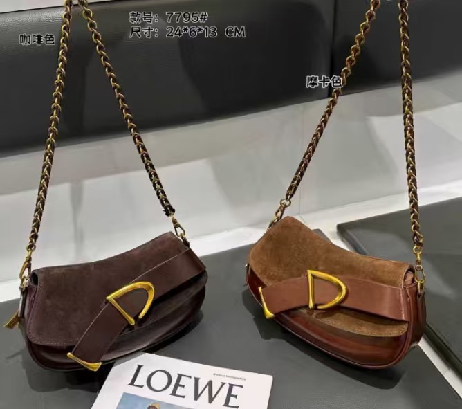 美缇磨砂皮女包2025新款潮流马鞍包高级洋气质感韩版百搭斜挎包