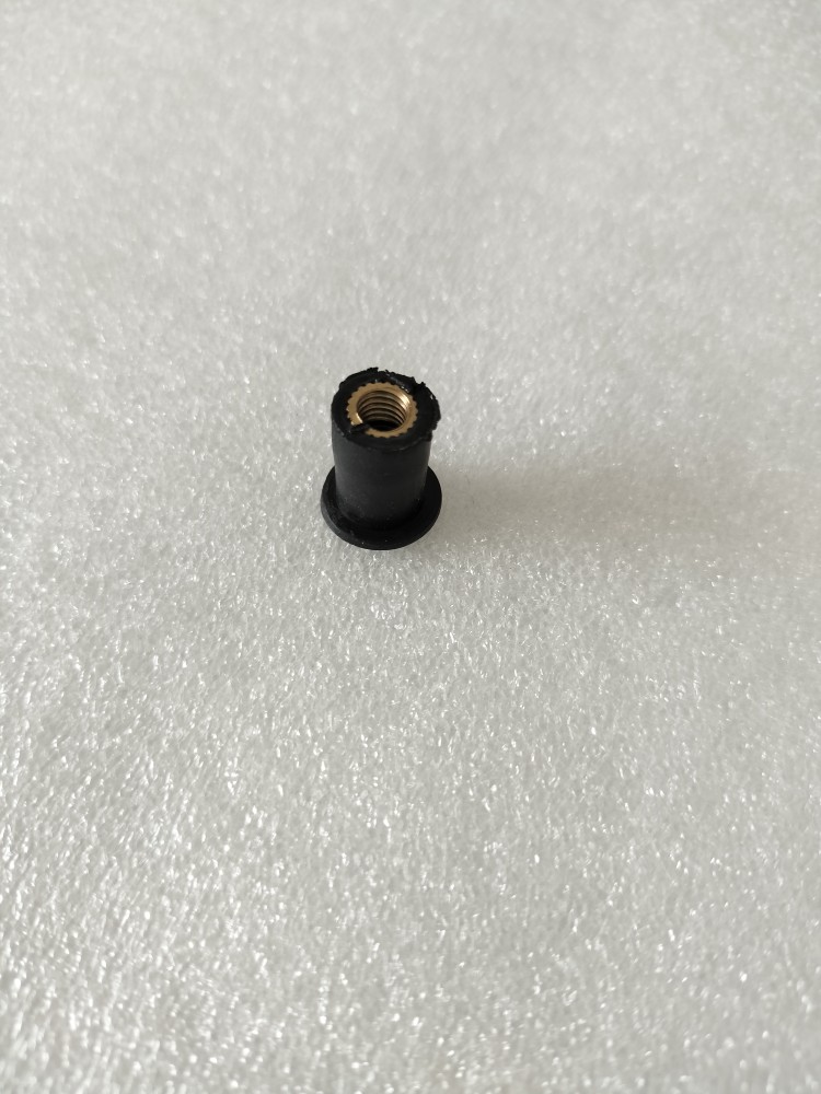 摩托车挡风玻璃膨胀包胶螺母