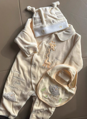 Hallmark贺曼新生儿礼盒长袖连体衣胎帽防抓手套66码三件套送礼