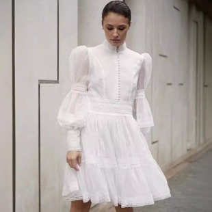 大量现货7色设计感小众新品立领单排扣拼接花边收腰气质连衣裙女