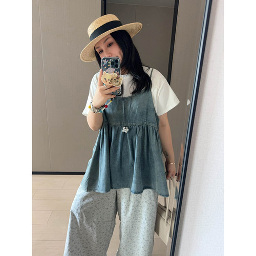 VOGANA戛纳家大码女装韩南叠搭时髦t恤复古牛仔吊带遮肉两件套装