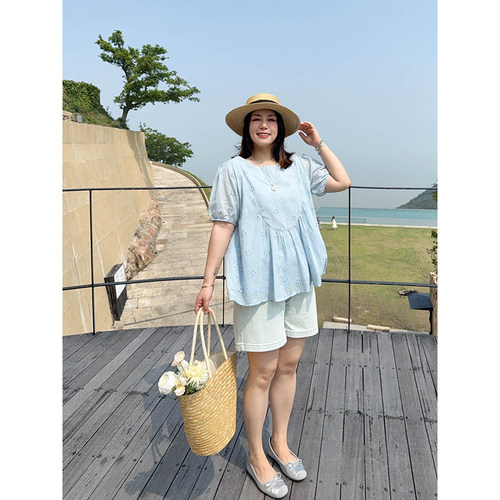 VOGANA戛纳家大码女装假日韩系减龄宽松绣花镂空棉娃娃衫上衣夏