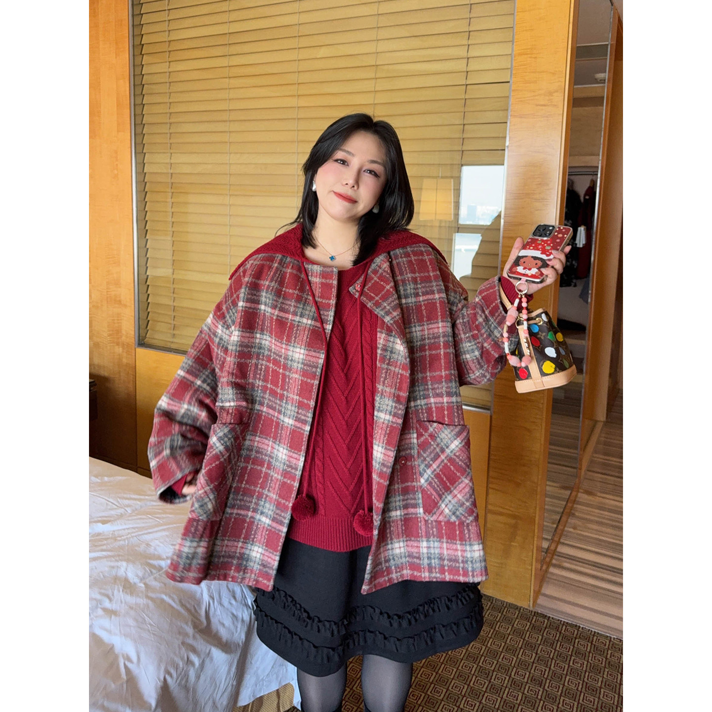 VOGANA戛纳家大码女装韩系复古显白氛围红格夹棉短大衣加厚呢外套,女装/女士精品,常规大码外套,淘宝优惠券,粉丝福利购,淘宝优惠卷