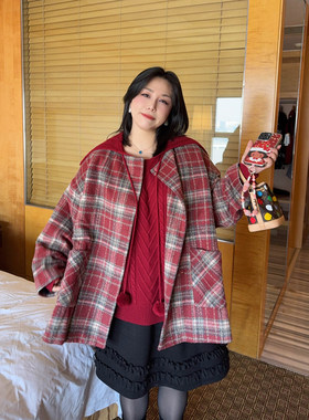 VOGANA戛纳家大码女装韩系复古显白氛围红格夹棉短大衣加厚呢外套