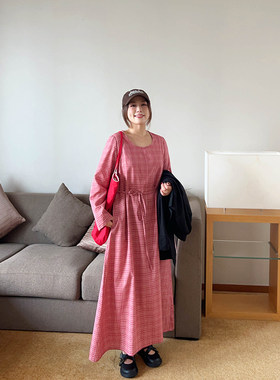 连衣裙宽松复古格子显瘦遮肉