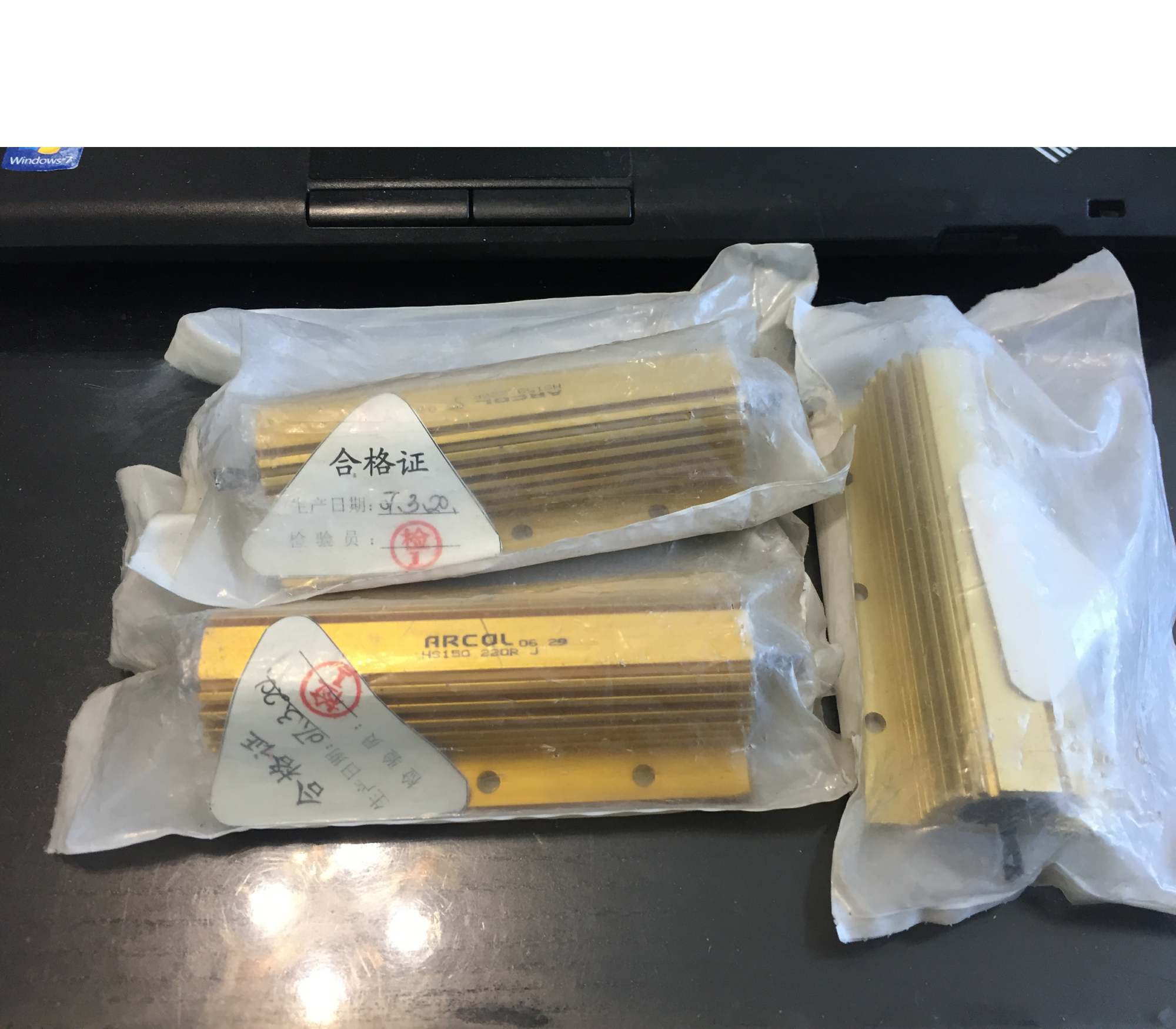 ARCOL  HS150 220R J  ；正品全新 309-1352  现货 150W 220R