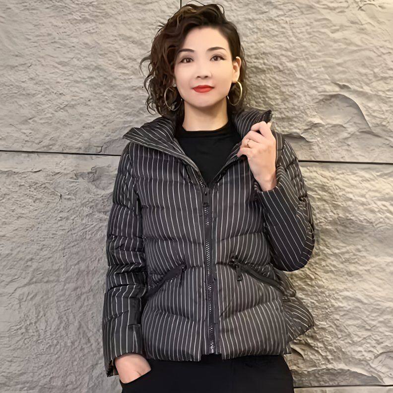 洋气白鸭绒羽绒服女士短款小个子气质时尚款斗篷A字型条纹文艺范
