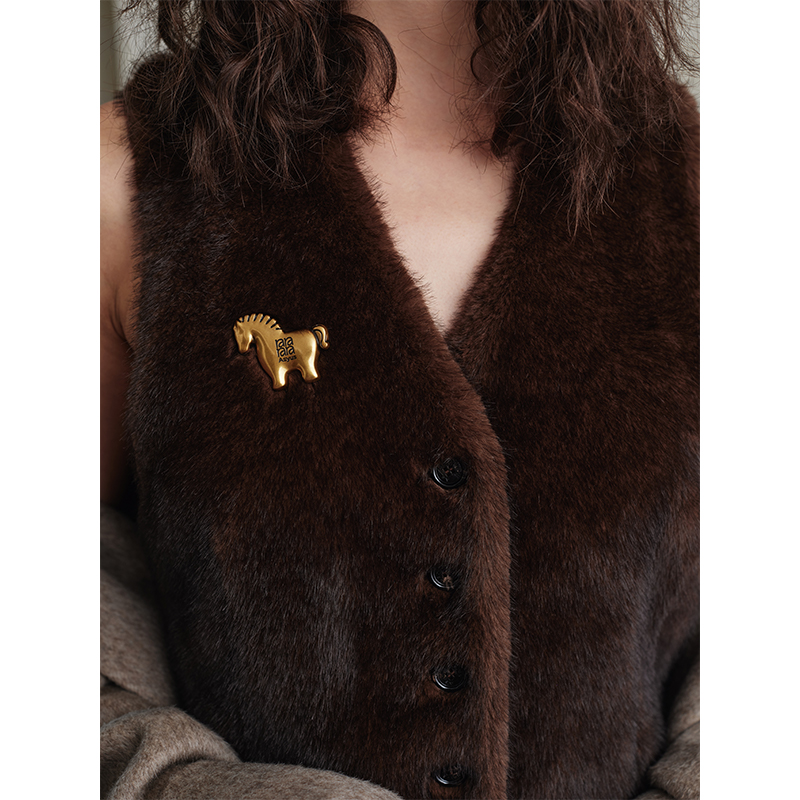 ASYUS25AW小马胸针JULY