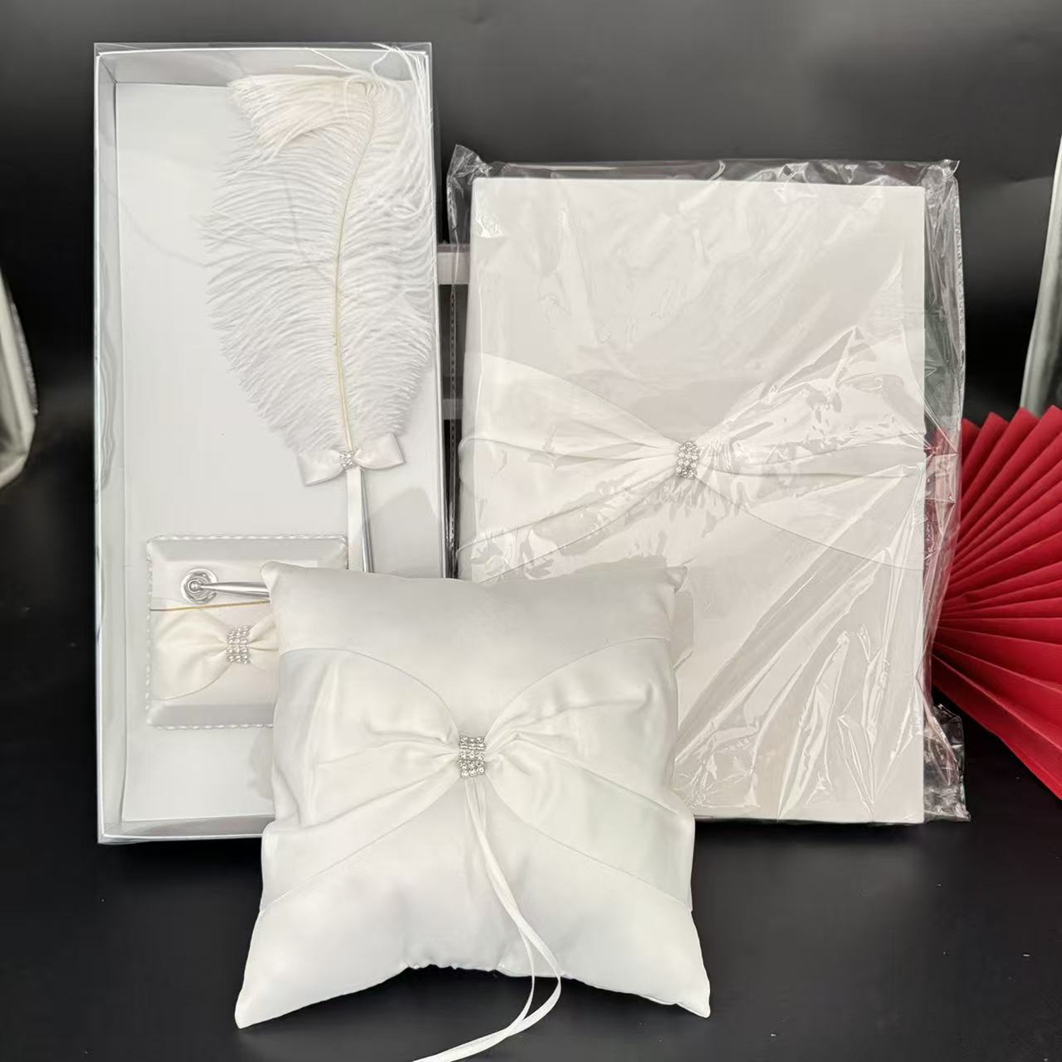 香港欧式婚礼戒指枕证书套羽毛笔