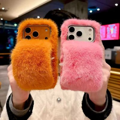 毛绒带暖手套适用vivos17/s18/s19苹果17promax/15plus手机壳小米毛茸OPPOreno12/findx7华为P60荣耀magic6软