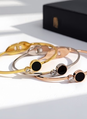 圆形黑面单钻钛钢饰品女轻奢手镯