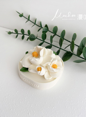 车载香薰摆件网红女生车饰奶白色山茶花丛中控台副驾驶位车载新车
